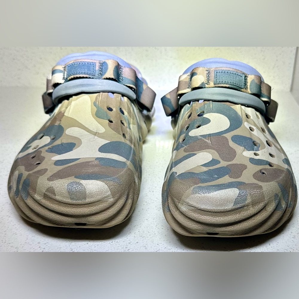 Crocs Unisex-Adult Echo Clog